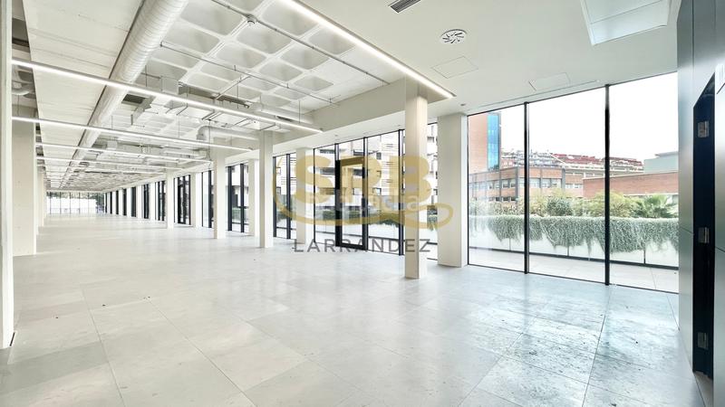 Foto bc1e99d3-c1df-4923-889d-982410f06ad1. Rent office space with heating parking in La Marina del Port Barcelona