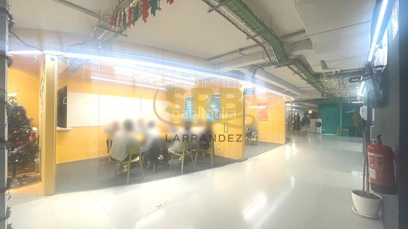 Foto 0db2527d-071c-4aa5-8ec5-5d06c744ba4d. Lloguer oficina amb calefacció aparcament a El Parc i la Llacuna del Poblenou Barcelona