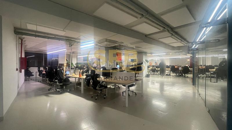 Foto 3576127e-e634-470b-abdd-c5045b0b7f26. Lloguer oficina amb calefacció aparcament a El Parc i la Llacuna del Poblenou Barcelona