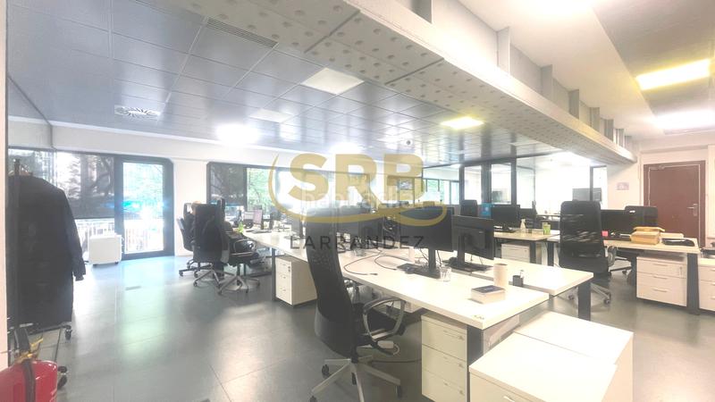 Foto c6f8e0c4-3475-4fe4-ad97-5605e38d7f67. Alquiler oficina  con terraza, de superficie diáfana y muy luminosa en Barcelona