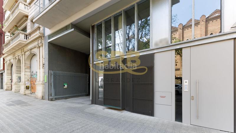 Foto 11511acd-4028-49ca-816a-5bea407ec80d. Lloguer local comercial a Fort Pienc Barcelona