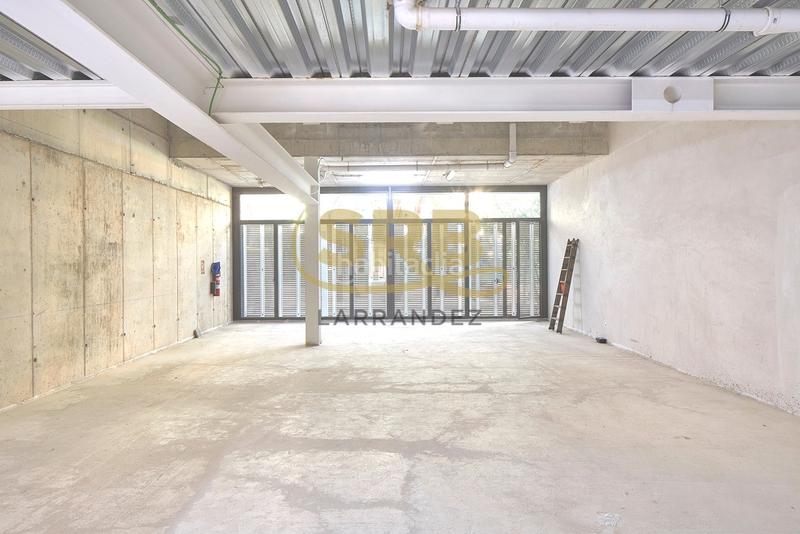 Foto cf6ecd59-752c-4f85-a389-e0c229584c0d. Lloguer local comercial a Fort Pienc Barcelona