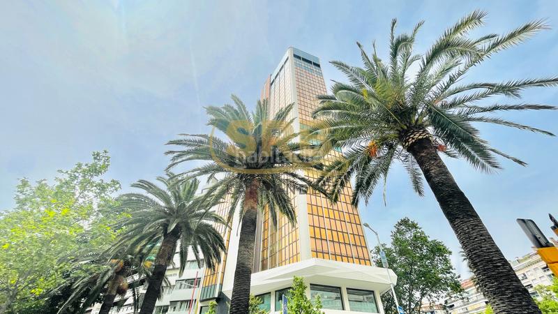 Foto f3b17432-b222-4f29-a6e0-ad2b285e575f. Rent office space in plaça de francesc macià 5 in Barcelona