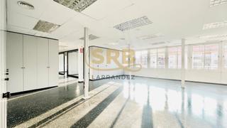 Location Bureau  Carrer de galileu. Oficina en les corts, junto a travessera de les corts, en barcel