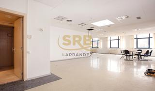 Miete Büro  Passeig de la zona franca. Oficinas junto a pl. cerdà, en zona franca, reformadas y listas