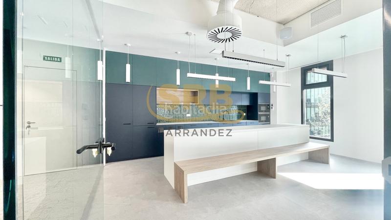 Foto 1b290e8b-729a-4087-9334-029511c5ecd9. Lloguer oficina amb calefacció aparcament a El Parc i la Llacuna del Poblenou Barcelona