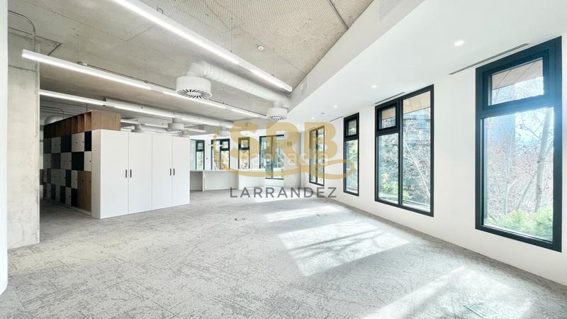 Foto f5059c2b-577e-41b9-b600-fdc0aa7e7034. Location bureau avec chauffage parking dans El Parc i la Llacuna del Poblenou Barcelona