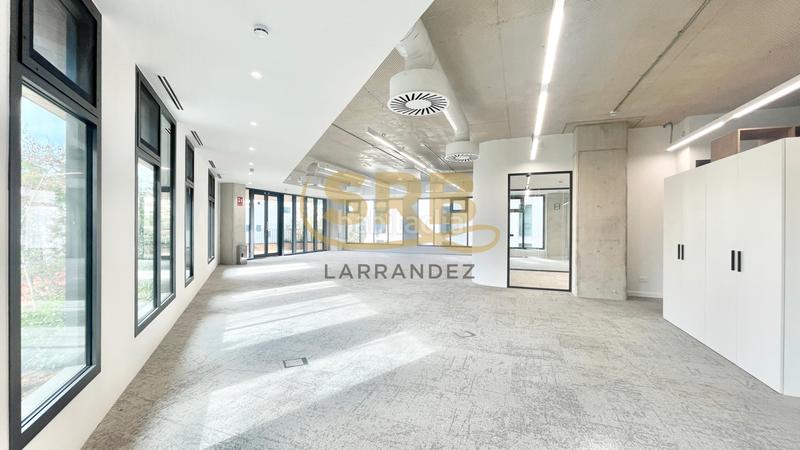 Foto f801d10c-7957-4467-9367-3d5370917a36. Location bureau avec chauffage parking dans El Parc i la Llacuna del Poblenou Barcelona