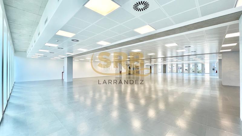 Foto 0729fddc-8cdd-4e6a-b0d6-573382aad788. Rent office space with heating parking in Poblenou Barcelona