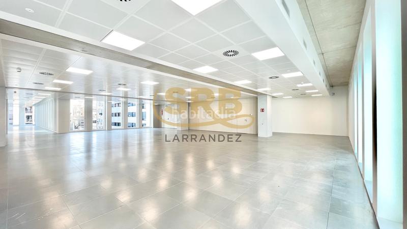 Foto 713833da-0af6-47e1-b0f9-882d01a97596. Rent office space with heating parking in Poblenou Barcelona