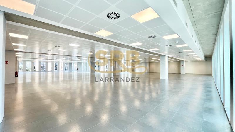 Foto aca5c518-d786-4346-993d-667c2510fb62. Rent office space with heating parking in Poblenou Barcelona