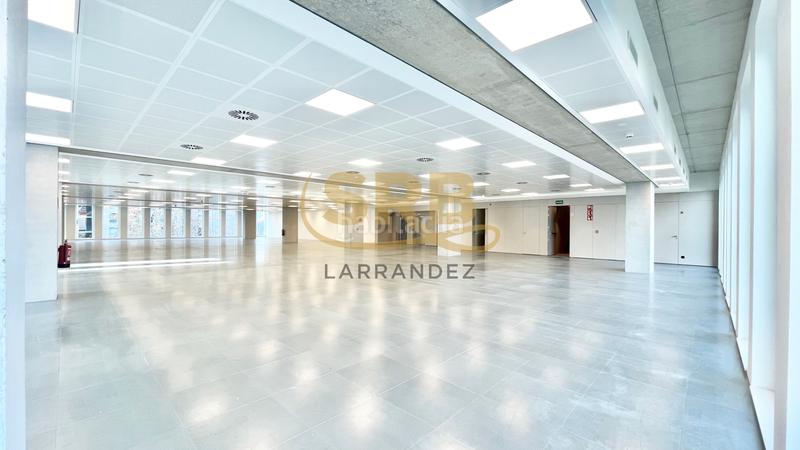 Foto 0cb745d2-d795-457d-980b-b14bec259a9b. Location bureau avec chauffage parking dans Poblenou Barcelona