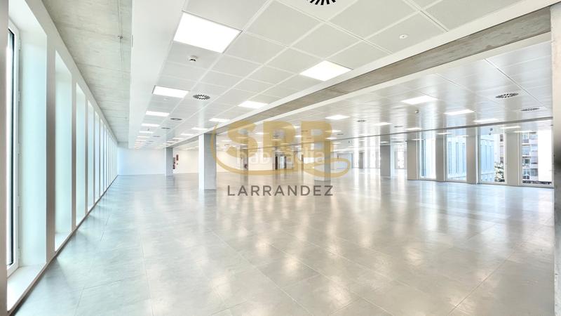 Foto dec21ad7-434d-4453-94eb-c94d77334473. Rent office space with heating parking in Poblenou Barcelona