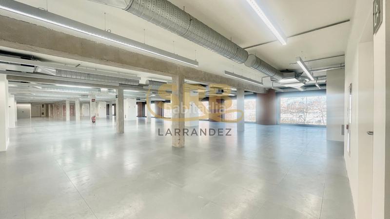 Foto 98150532-c435-4076-9dcf-7c3d78e69838. Rent office space with heating parking in La Vila Olímpica del Poblenou Barcelona