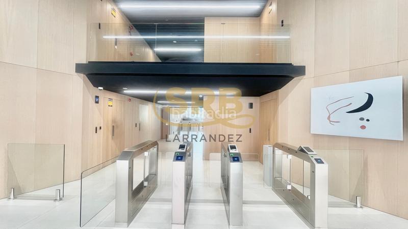 Foto 05b199d9-dae6-45c7-b2bb-ffe4e792271a. Rent office space with heating parking in La Vila Olímpica del Poblenou Barcelona