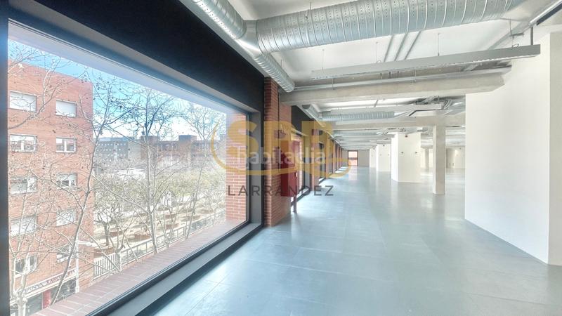 Foto 927d4695-285a-40f6-bd9d-b98bf139c2e1. Rent office space with heating parking in La Vila Olímpica del Poblenou Barcelona