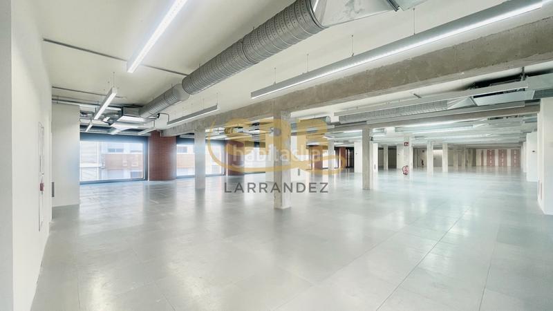 Foto ab32caca-5275-48fd-8442-f0f008cdc5b7. Rent office space with heating parking in La Vila Olímpica del Poblenou Barcelona