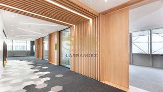 Miete Büro  Carrer de tarragona. Oficina con impresionantes vistas a la ciudad, situada en calle