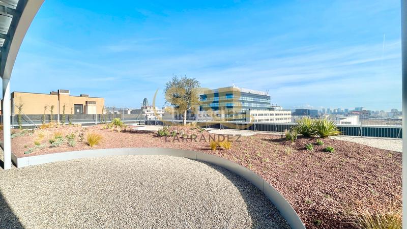 Foto 17bd63b6-0827-4b10-ab71-b296b440d3e1. Affitto ufficio con riscaldamento parcheggio in La Vila Olímpica del Poblenou Barcelona