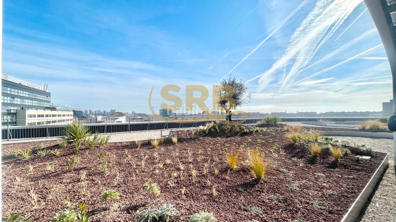 Foto be9f9ca4-47e6-470b-9367-8a9cfa2f28d7. Affitto ufficio con riscaldamento parcheggio in La Vila Olímpica del Poblenou Barcelona