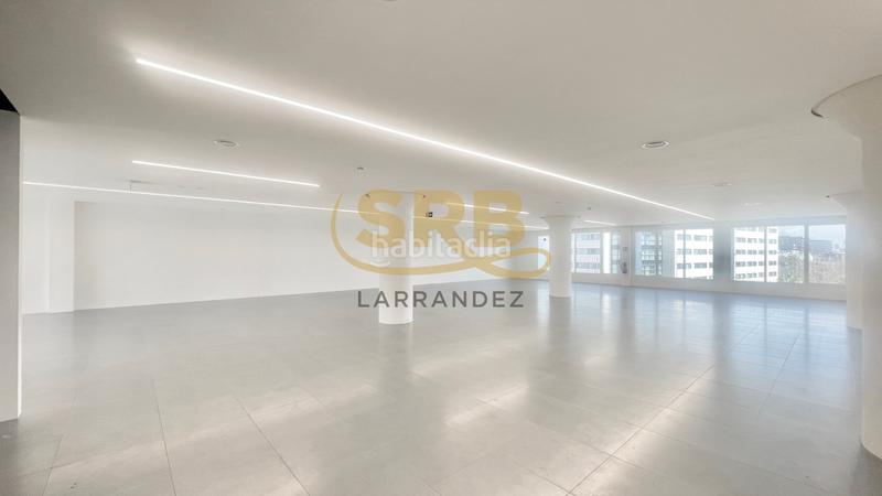 Foto 4c54eb6a-38a7-4e39-bb85-c7930c4c3e3b. Rent office space with heating parking in La Vila Olímpica del Poblenou Barcelona