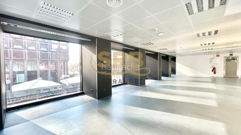 Foto 4ad7ae4e-ba43-40ef-8fc4-4fa0230b750b. Rent office space with heating parking in Barri de les Corts Barcelona
