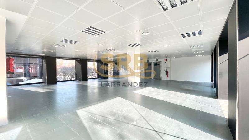 Foto 4b43624a-60ae-4cf2-a9b9-68ef722b1d80. Rent office space with heating parking in Barri de les Corts Barcelona