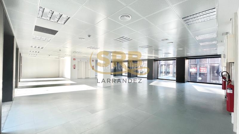 Foto 62a2e3ac-0f55-4873-ace1-6cc01dc247bf. Rent office space with heating parking in Barri de les Corts Barcelona