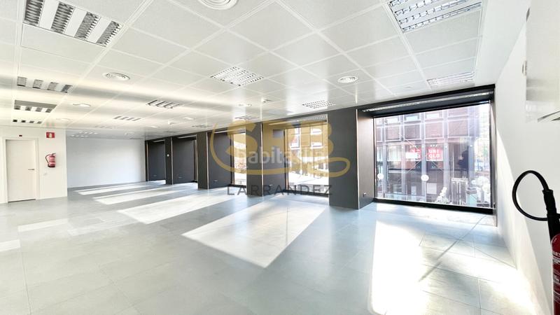 Foto e037df15-0123-4e9e-87ec-b3d29c6e7cea. Rent office space with heating parking in Barri de les Corts Barcelona