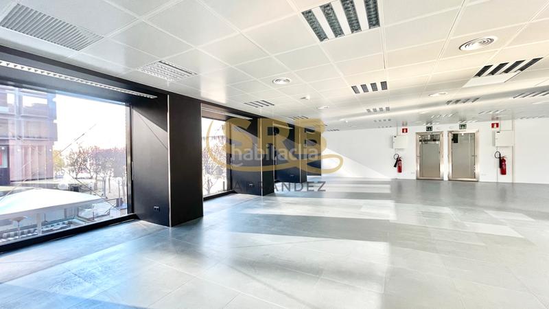 Foto eaffb50f-5fc0-490d-a15c-96655998add7. Rent office space with heating parking in Barri de les Corts Barcelona