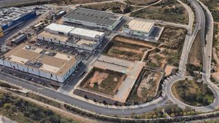 Alquiler Local Comercial en Carrer de can borrell 55. Local / nave en centre comercial via sabadell, proyecto en const