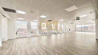 Rent Office space  Carrer de tarragona. Oficinas en torre exclusiva y muy representativa, junto a sants
