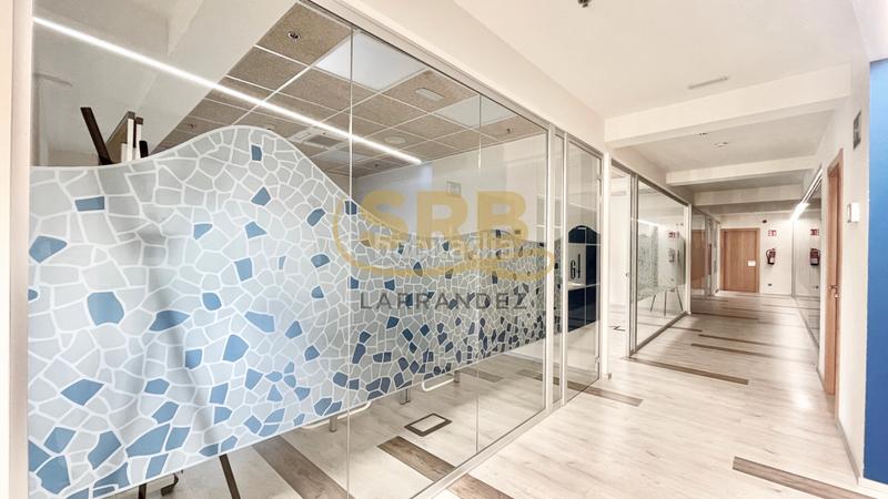 Foto 03609af5-44e4-45c7-9d7b-b1617fbda6ff. Rent office space with heating parking in Hostafrancs Barcelona