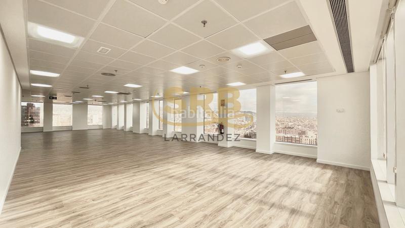 Foto c196e9e5-5f0e-421b-aa67-6d43e67ab68e. Rent office space with heating parking in Hostafrancs Barcelona