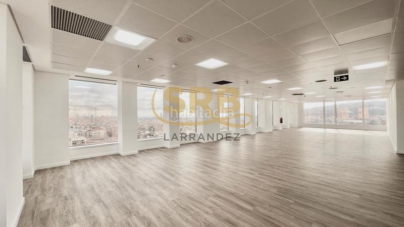 Foto d5771f79-0b58-43c8-b924-2132dbac3f18. Rent office space with heating parking in Hostafrancs Barcelona
