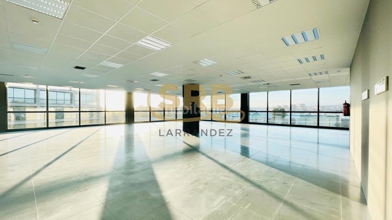 Foto a303b228-3f70-4986-9428-86068cbb59c9. Location bureau avec chauffage parking dans Turó de Can Mates Sant Cugat del Vallès