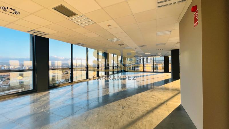 Foto 0a0737b8-8d46-41e9-b680-52b65e4150ac. Rent office space with heating parking in Turó de Can Mates Sant Cugat del Vallès