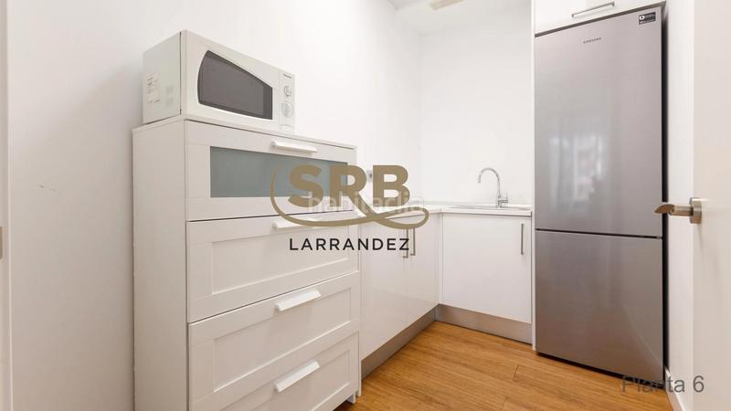 Foto 627f2617-a34c-417c-aa7d-0e2bebbfcada. Miete büro mit heizung parking in Hostafrancs Barcelona