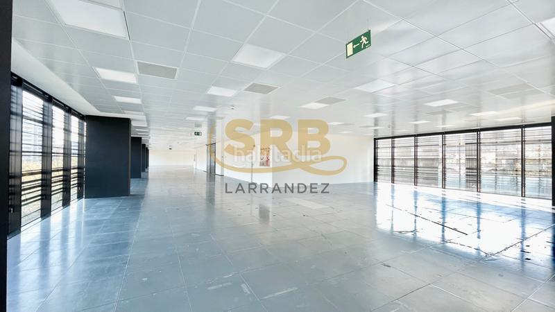 Foto 06e7f87a-7027-44aa-8c58-e46e939c7009. Rent office space with heating parking in Poblenou Barcelona