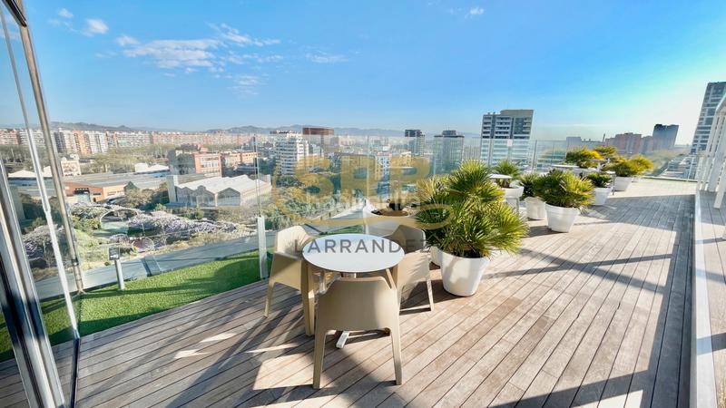 Foto 46731d80-fb1f-4473-9e70-4f75fbe97e46. Rent office space with heating parking in Poblenou Barcelona