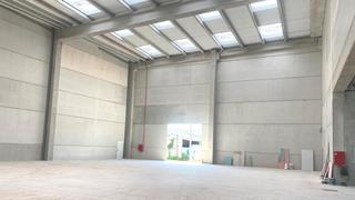 Miete Fabrikhalle  Carrer de l'energia. Nave aislada, con 2 muelles de carga, oficinas y patio, en corne