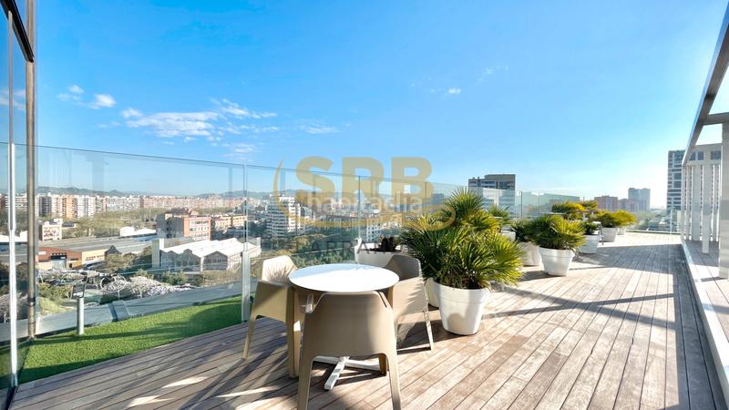 Foto 62fc1eec-bee4-4ab1-8451-a660bc12669a. Rent office space with heating parking in Poblenou Barcelona