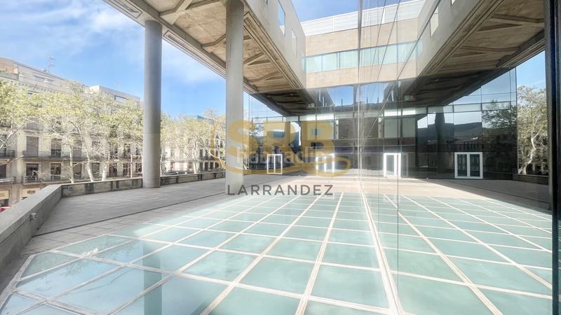 Foto c1721d36-e1e6-45d2-b178-e21ea1ca21d3. Location bureau avec chauffage dans Gòtic Barcelona