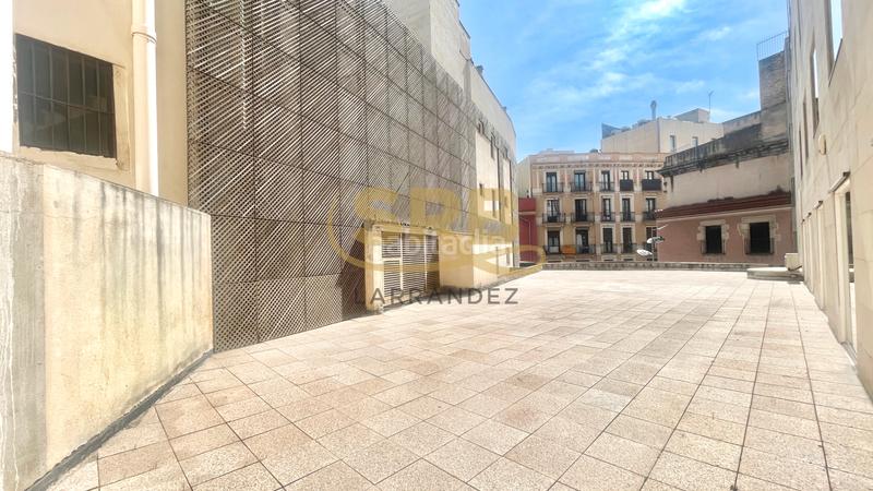 Foto b0053d72-cdff-4428-aa9c-c578606a3e10. Miete büro mit heizung in Gòtic Barcelona