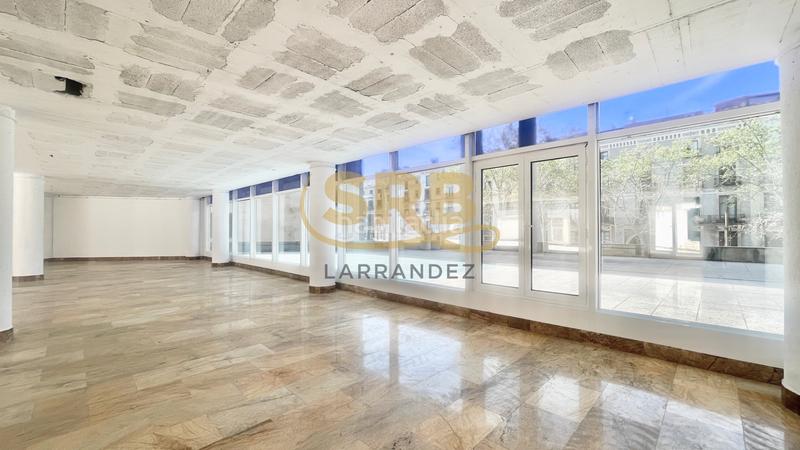 Foto 75dc0d3a-60e1-4ab8-8b08-1cea3ea9884f. Rent office space with heating in Gòtic Barcelona