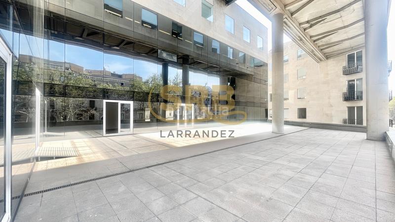 Foto bc75e716-04fe-48da-bd41-1e2bb42a8f12. Rent office space with heating in Gòtic Barcelona