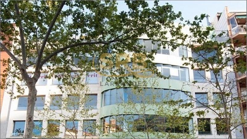 Foto ca27f908-ddf6-4676-83c0-7c99f936a626. Miete büro in Barri de les Corts Barcelona