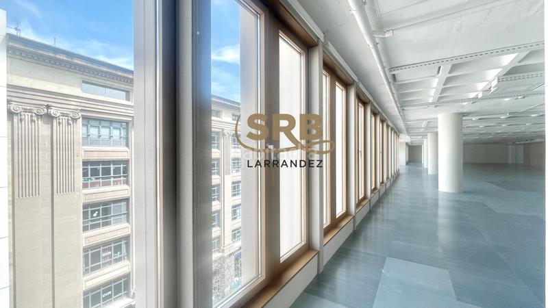 Foto 063b00ba-c512-489d-99e9-ce1c22c230de. Rent office space with heating parking in L´Antiga Esquerra de l´Eixample Barcelona