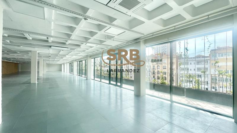 Foto 082d8e96-4fa7-422e-be25-1c73123a9848. Rent office space with heating parking in L´Antiga Esquerra de l´Eixample Barcelona