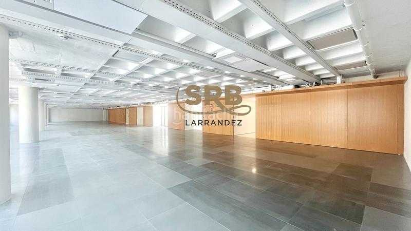 Foto 098076ab-1970-4ebb-8aa2-7e8222c2301d. Rent office space with heating parking in L´Antiga Esquerra de l´Eixample Barcelona